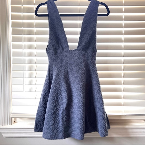 NWT WeWoreWhat V Neck Textured Mini Dress - Picture 5 of 9